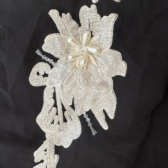 Black Silk Shawl - Picture 2 of 4